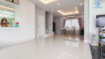 *****บ้านเดี่ยวมือสองย่านกรุงเทพฯ ม.เดอะซิตี้ พหลโยธิน หลังมุม! เนื้อที่กว้าขวางสุดถึง 57.8 ตร.ว. ฟังก์ชันจัดเต็ม 3 ห้องนอน 3 ห้องน้ำ 2 ที่จอดรถ แถมฟรี! 6 เครื่องปรับอากาศ, 3 เครื่องทำน้ำอุ่น ฯลฯ  บนทำเลเยี่ยม ใกล้รถไฟฟ้าสายสีเขียว "สถานีคลองสาม" (ส่วนต่อขยาย) และทางด่วน "รามอินทรา-อาจณรงค์"